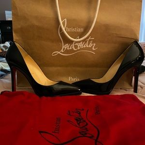 Christian LouBoutin red bottom heels Size 8